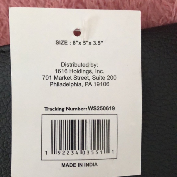 # 28 Black Small Fannypack - Picture 5 of 5